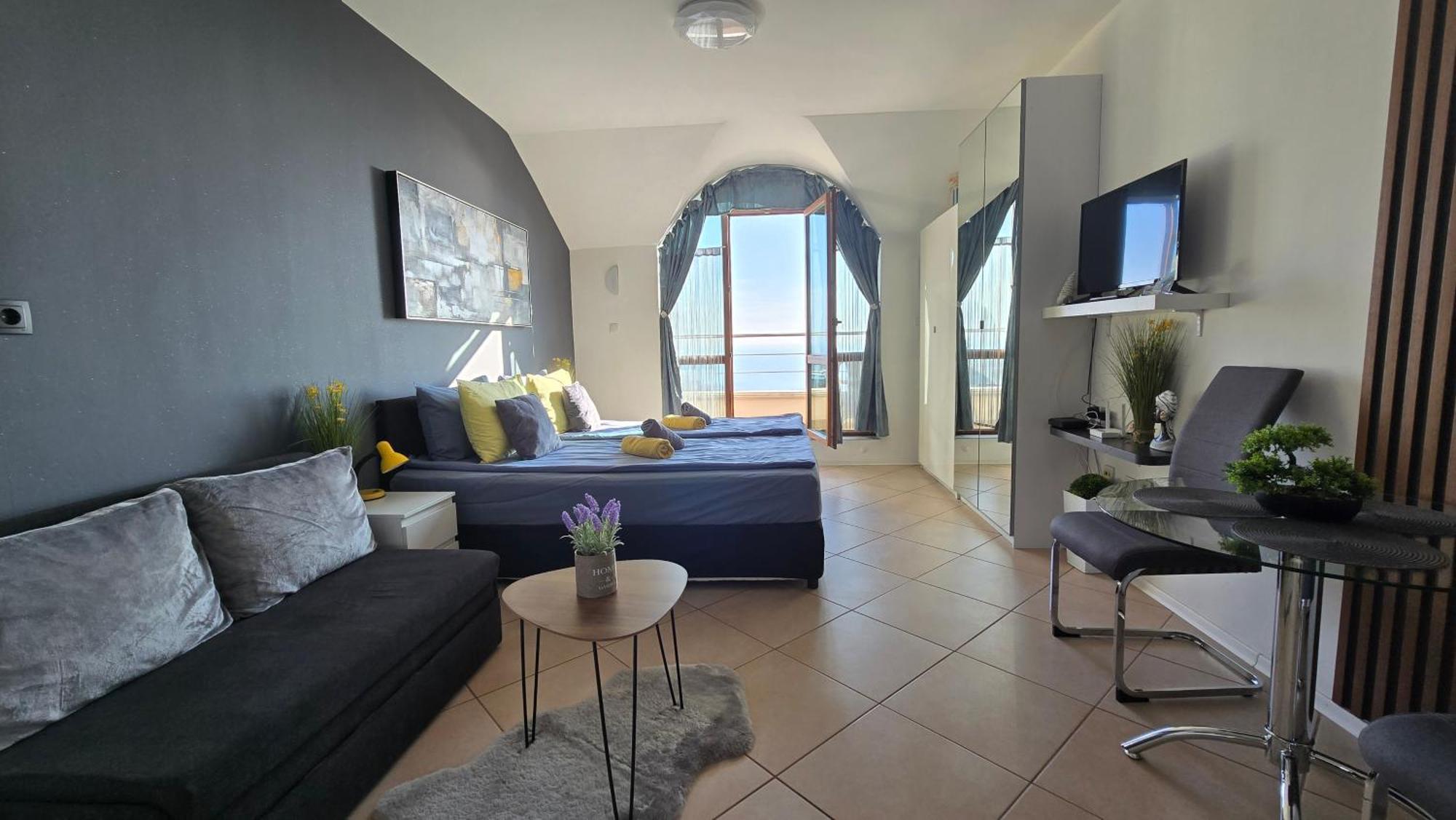Black Sea Narcissus - Quiet Studio With Amazing Sea View Varna Extérieur photo